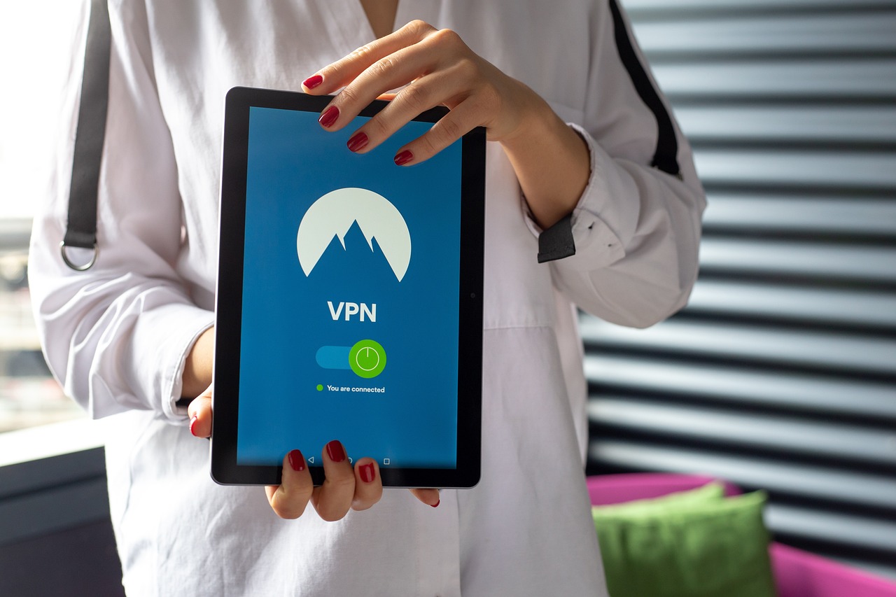 découvrez les avantages d'un vpn : protegez votre vie privée en ligne, accédez à du contenu géo-bloqué et naviguez en toute sécurité grâce à notre guide complet sur les vpn.