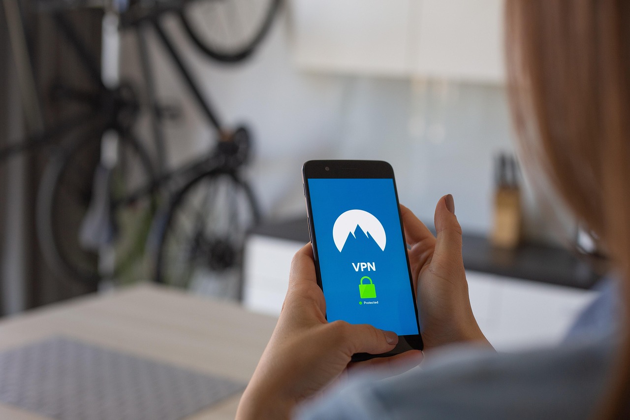 découvrez comment un vpn peut protéger votre vie privée en ligne, sécuriser vos connexions et accéder à des contenus géolocalisés. explorez les avantages d'utiliser un vpn pour naviguer sur internet en toute sécurité.